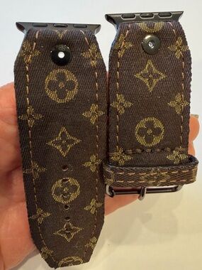 Louis Vuitton Brown Mini Lin Spark*l band for Apple Watch, size 2